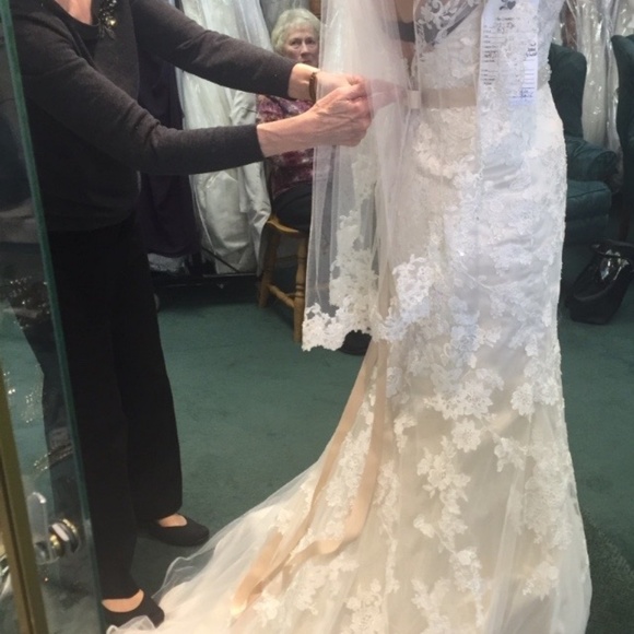 Wedding Dress BRAND NEW! - Picture 2 of 5